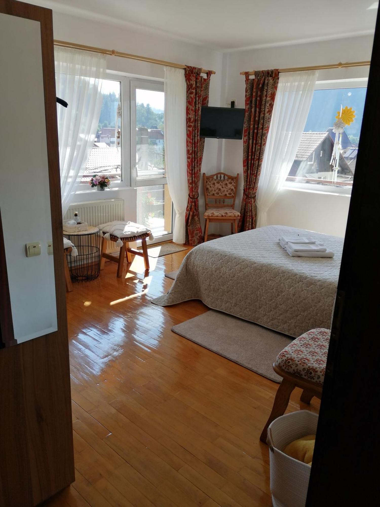 Pensiunea Transilvania Lodge Törcsvár Kültér fotó